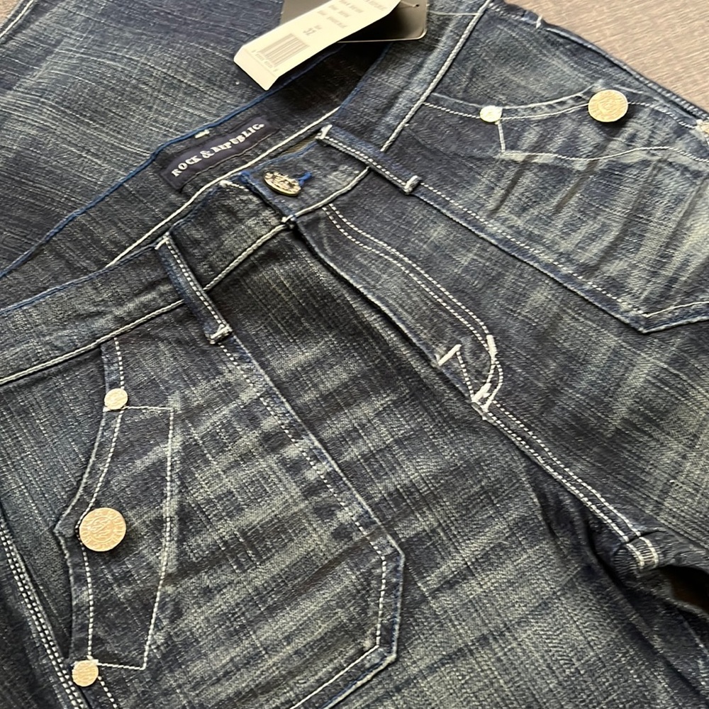 *New* women’s Rock & Republic Jeans - Picture 14 of 14